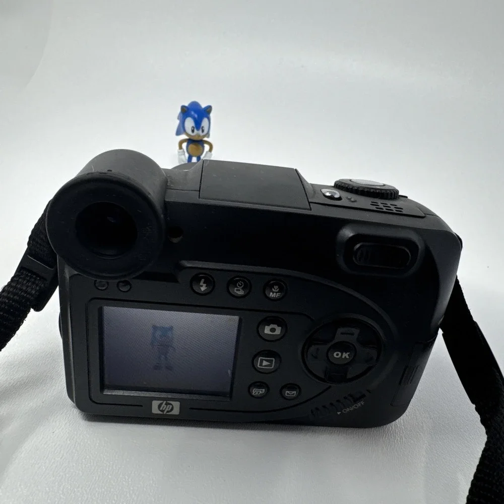 HP PhotoSmart 945 5.3MP Digital Camera 8xOptical Zoom GRLYB-0310 w/ Accessories‎